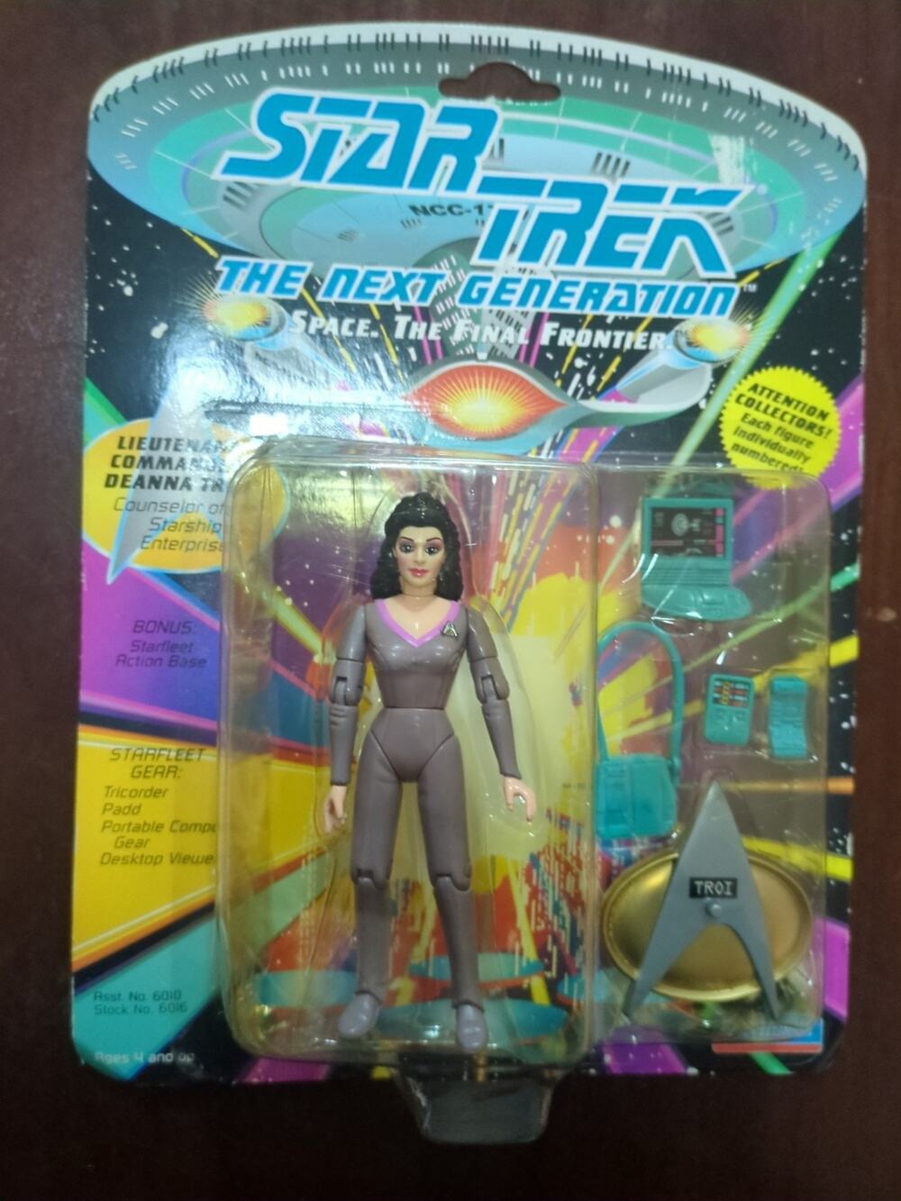 Playmates Toys Star trek the Next Generation Lieutenant Commander Deanna Troi